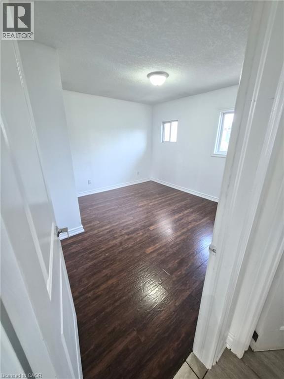 8 Robins Avenue, Hamilton, Ontario  L8H 4M7 - Photo 15 - 40847627