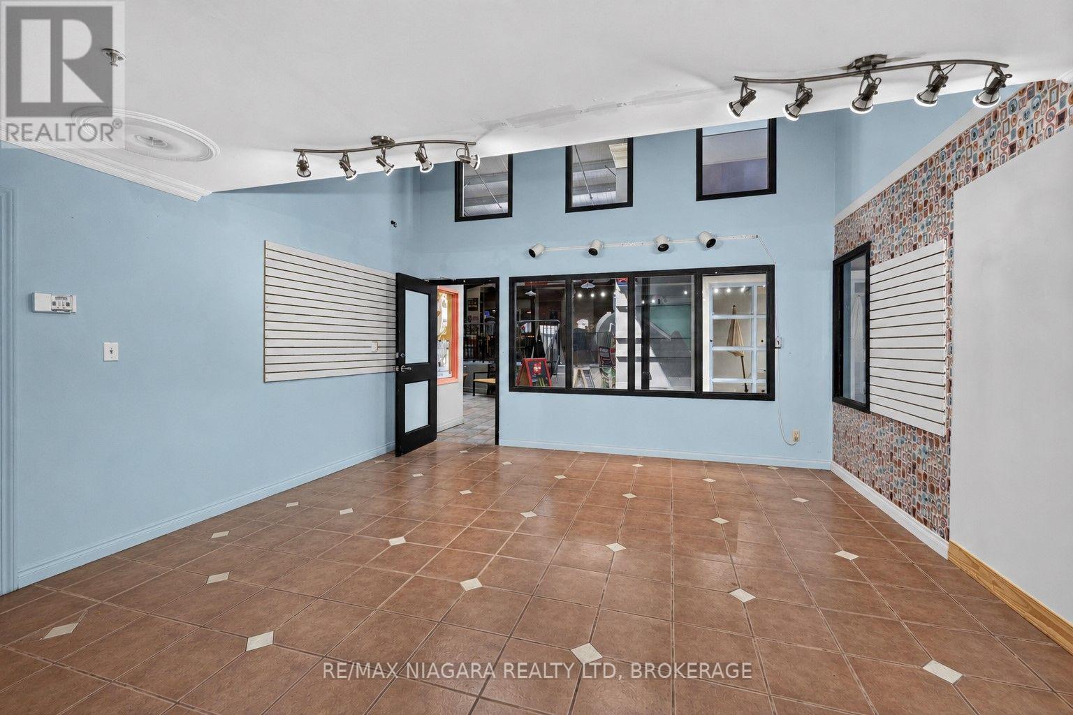 109 - 17 Lock Street, St. Catharines, Ontario L2N 5B6 - Photo 6 - X13603690
