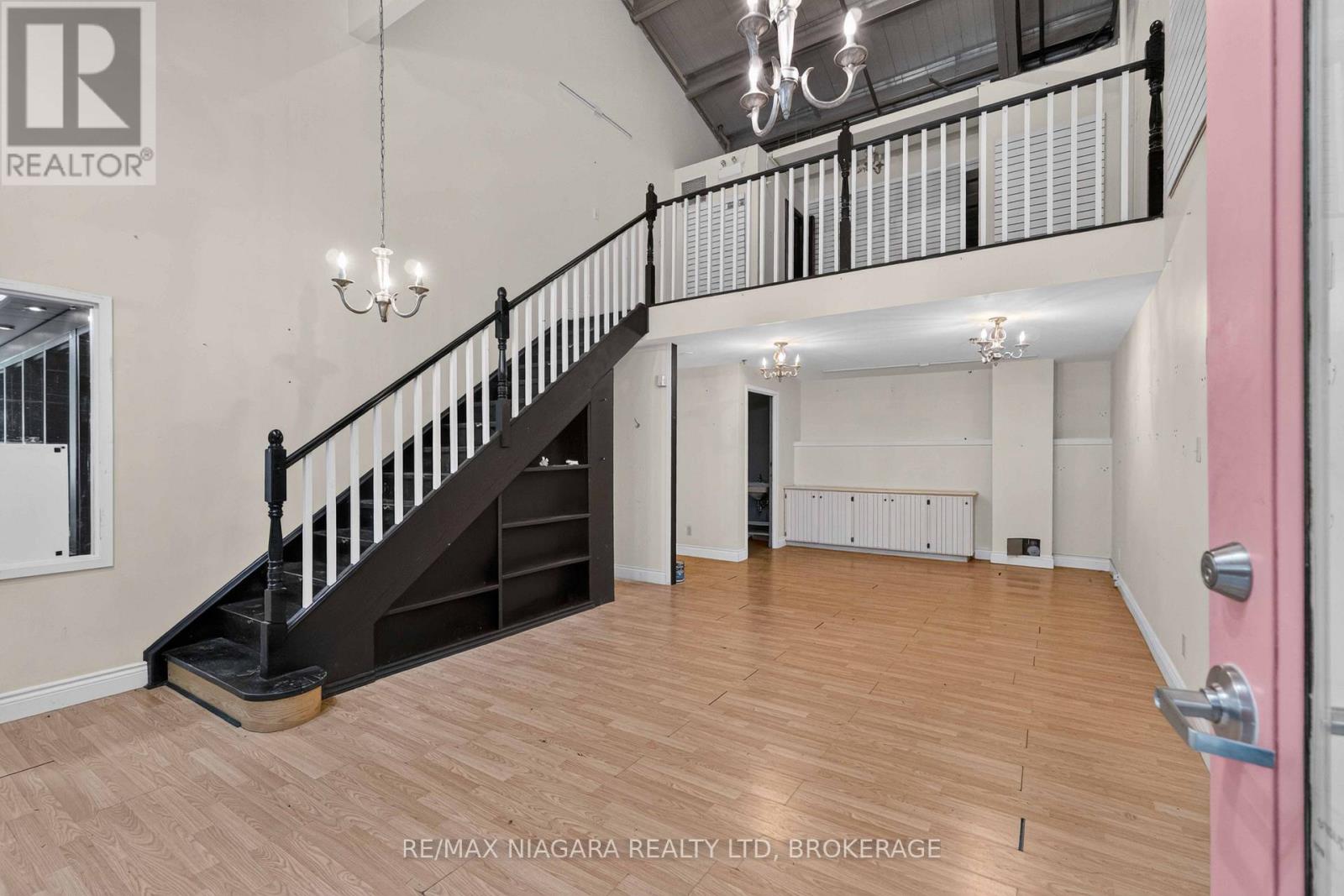 110 - 17 Lock Street, St. Catharines (Port Dalhousie), Ontario  L2N 5B6 - Photo 2 - X13603794