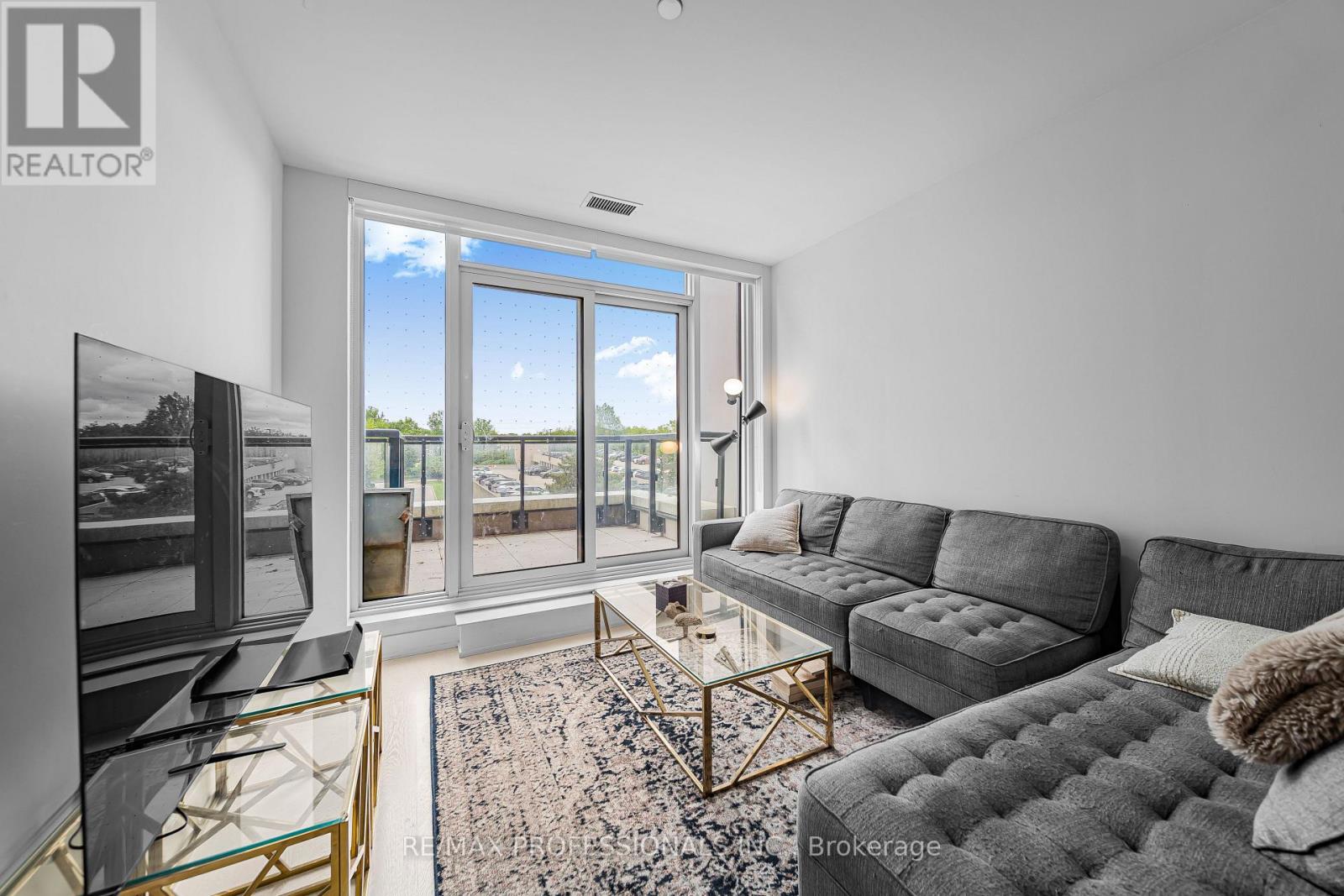 407 - 30 Inn The Park Drive, Toronto, Ontario  M3C 0P7 - Photo 3 - C13603806