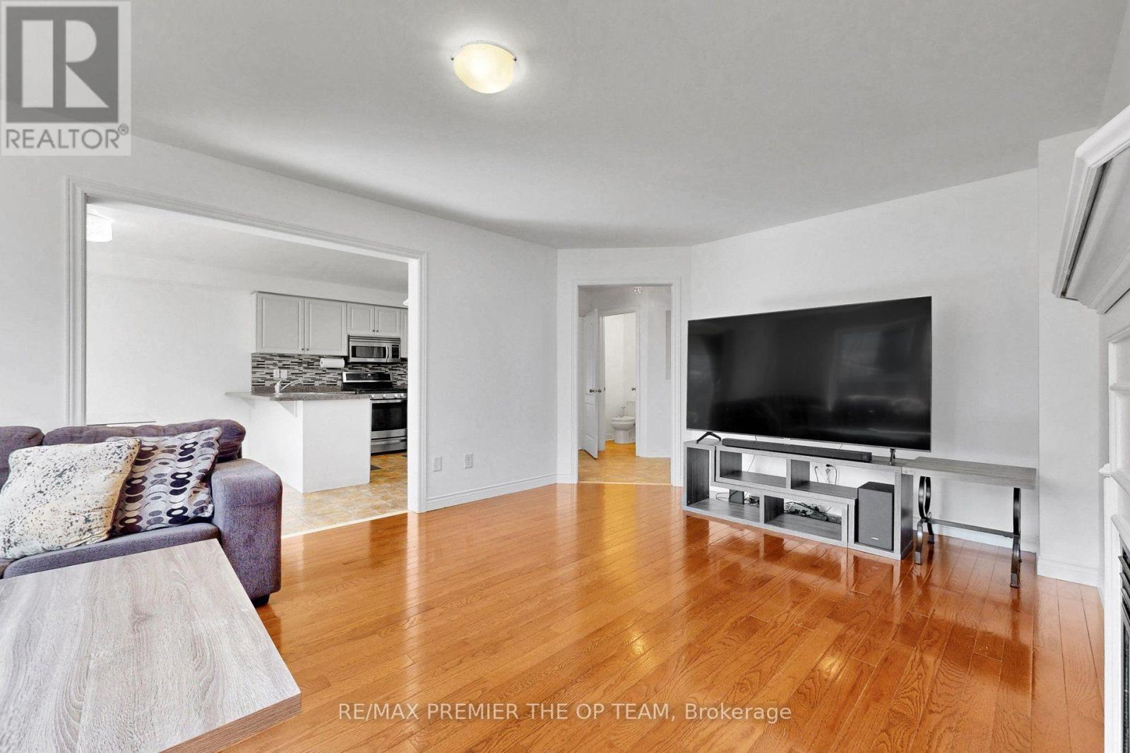 59 Chatterson Street, Whitby, Ontario  L9G 1B6 - Photo 10 - E13603642