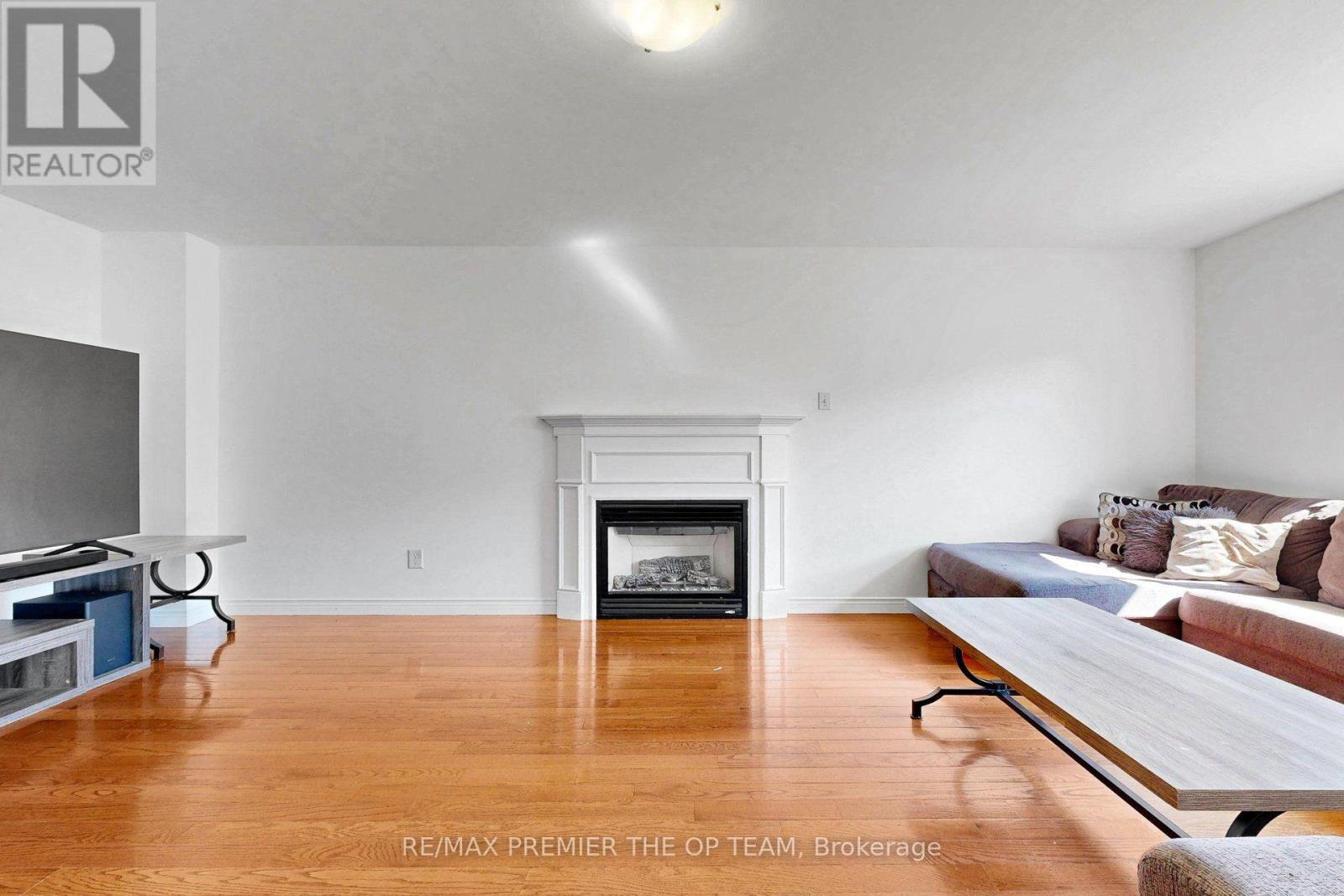 59 Chatterson Street, Whitby, Ontario  L9G 1B6 - Photo 12 - E13603642