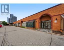 35 - 400 CREDITSTONE ROAD, Vaughan, Ontario