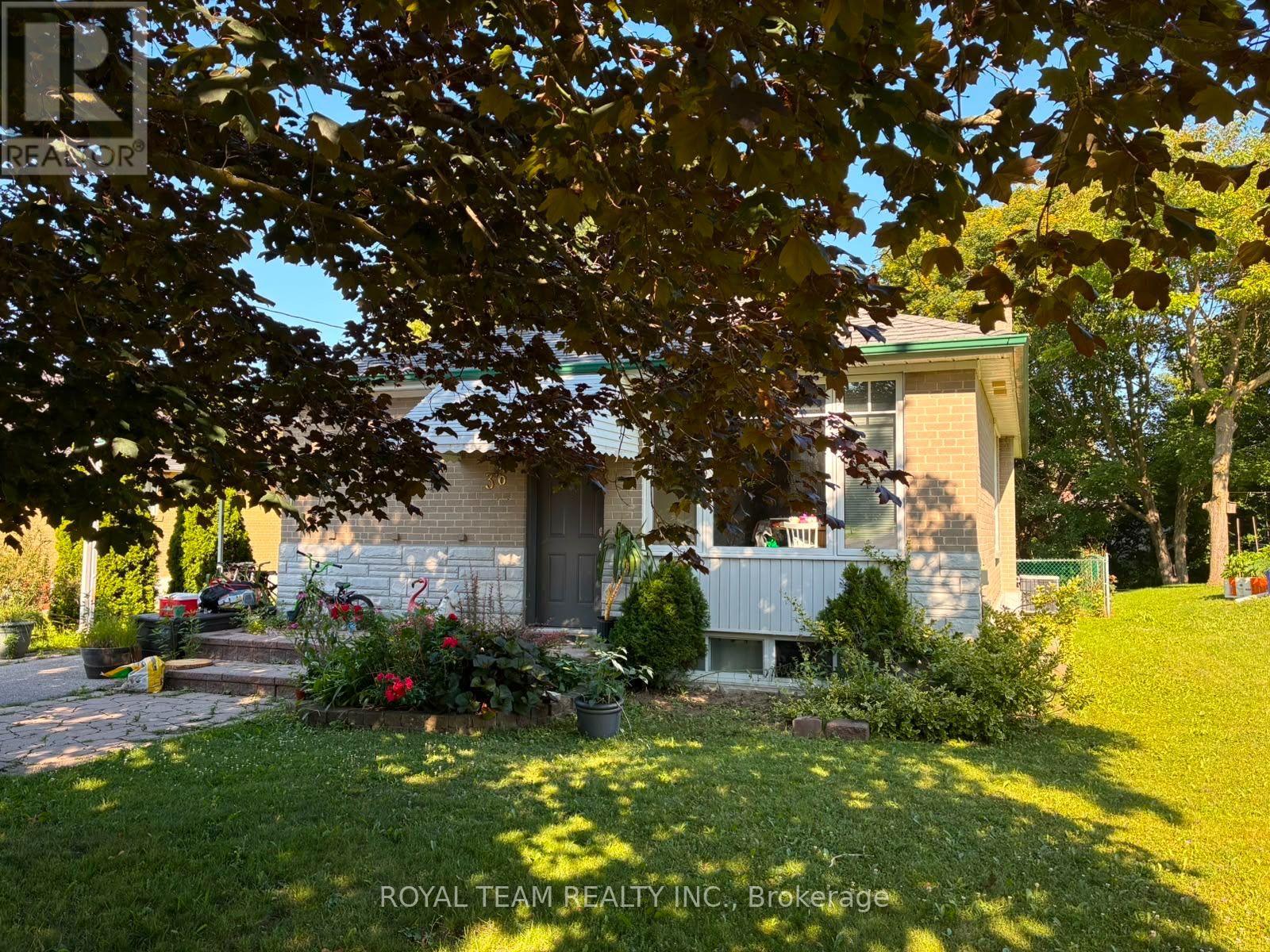 36 CHILD DRIVE, Aurora, Ontario