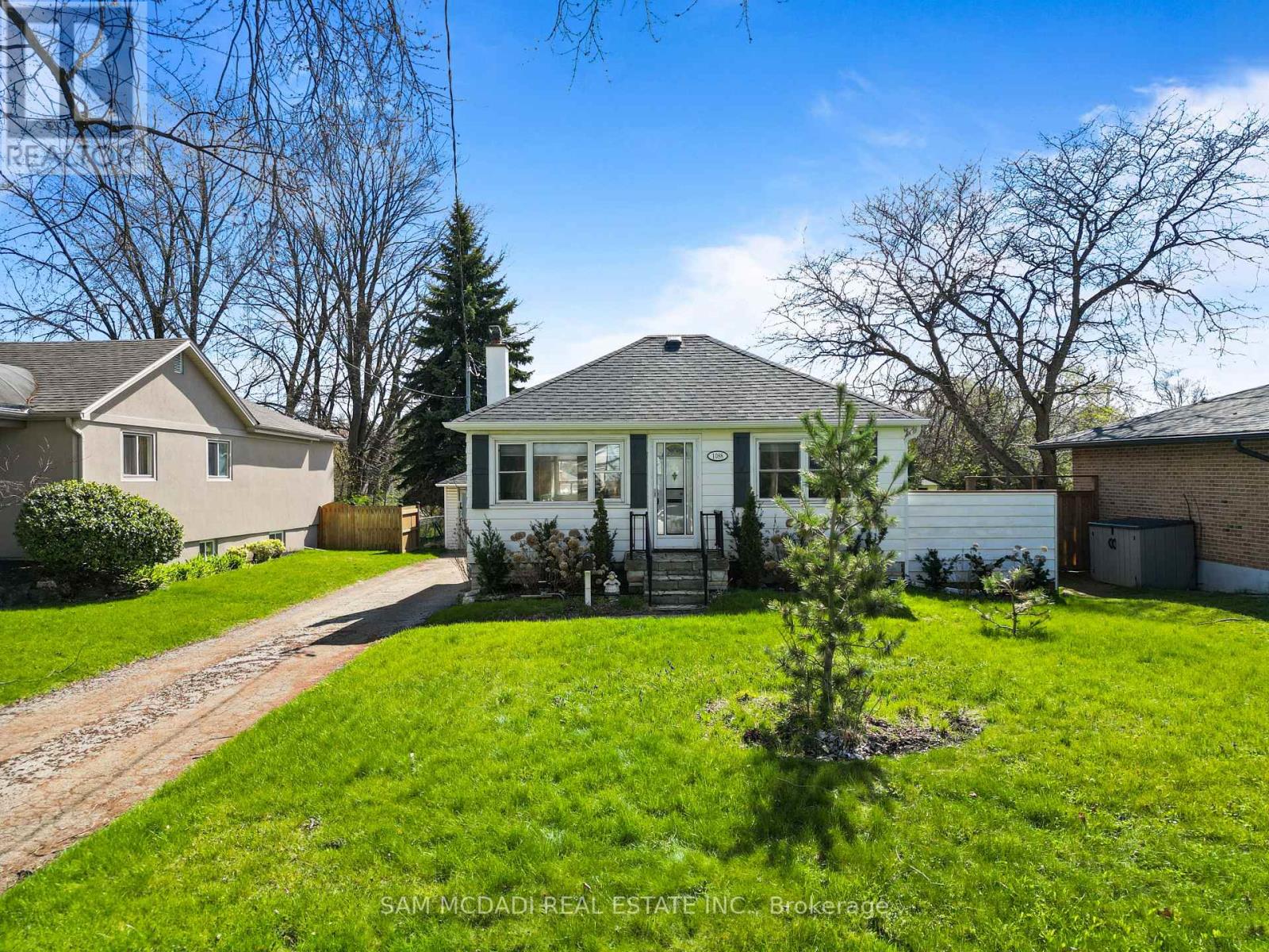 1088 Cherriebell Road, Mississauga, Ontario  L5E 2R3 - Photo 2 - W13603604