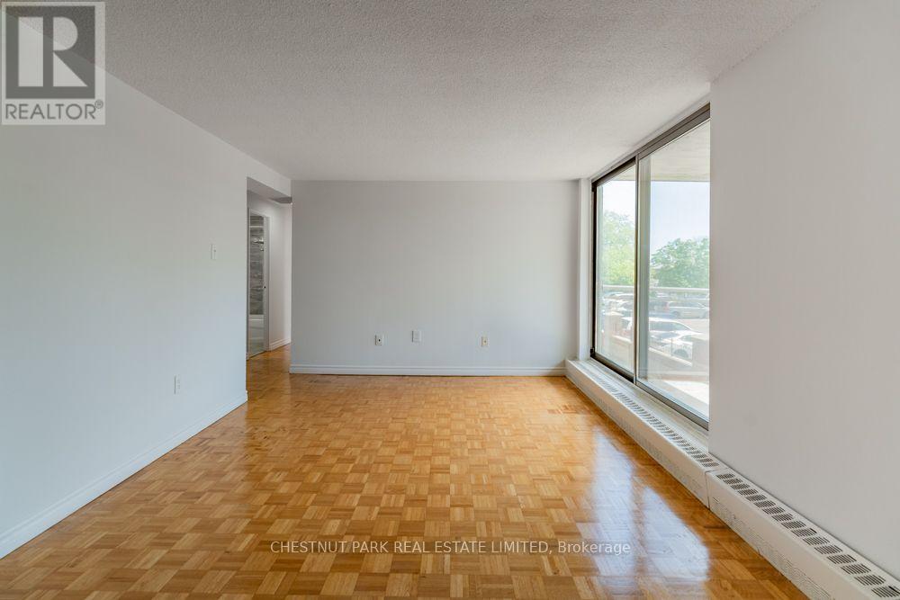 202 - 1060 Caven Street, Mississauga, Ontario  L5G 4J5 - Photo 10 - W13603750