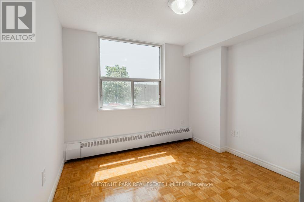 202 - 1060 Caven Street, Mississauga, Ontario  L5G 4J5 - Photo 11 - W13603750