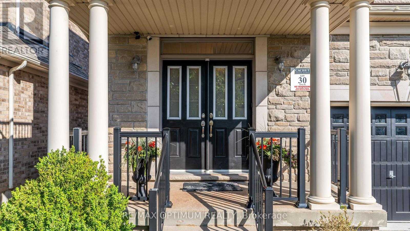 37 Island Grove, Brampton, Ontario  L6X 0Y1 - Photo 3 - W13603808