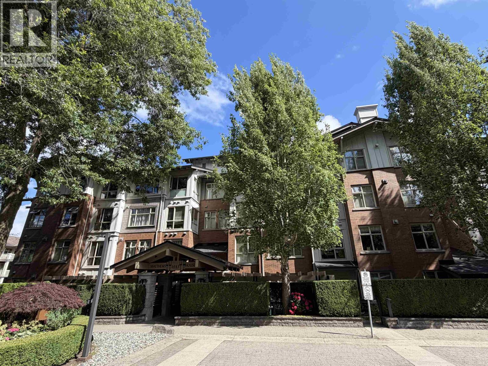 103 4883 MACLURE MEWS