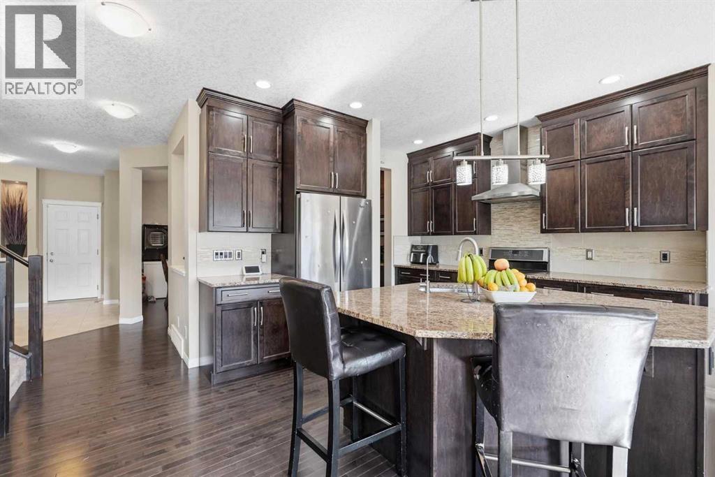 19 Hillcrest Link SW, Airdrie, Alberta  T4B 4B1 - Photo 12 - A2315562