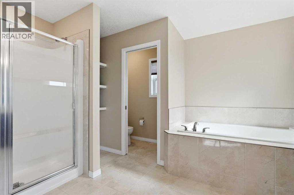 19 Hillcrest Link SW, Airdrie, Alberta  T4B 4B1 - Photo 19 - A2315562