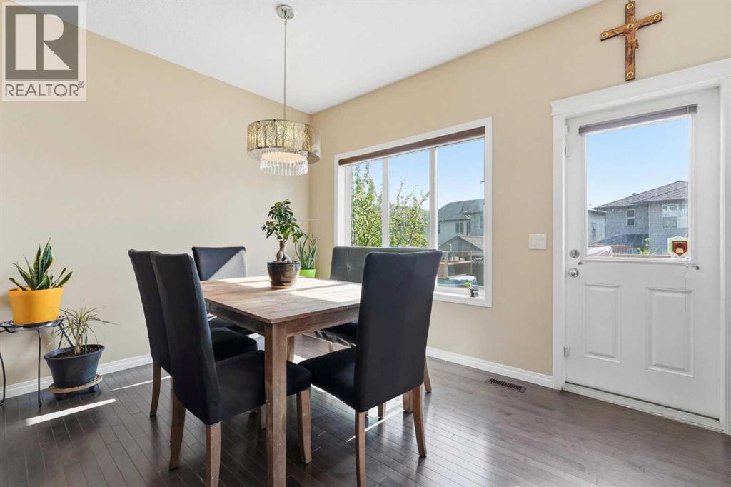 19 Hillcrest Link SW, Airdrie, Alberta  T4B 4B1 - Photo 13 - A2315562
