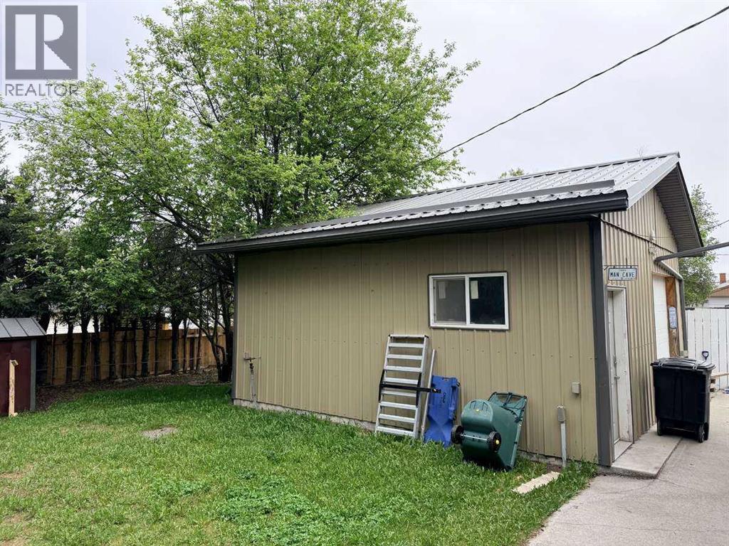 126 Douglas Drive, Hinton, Alberta  T7V 1C1 - Photo 40 - A2324794