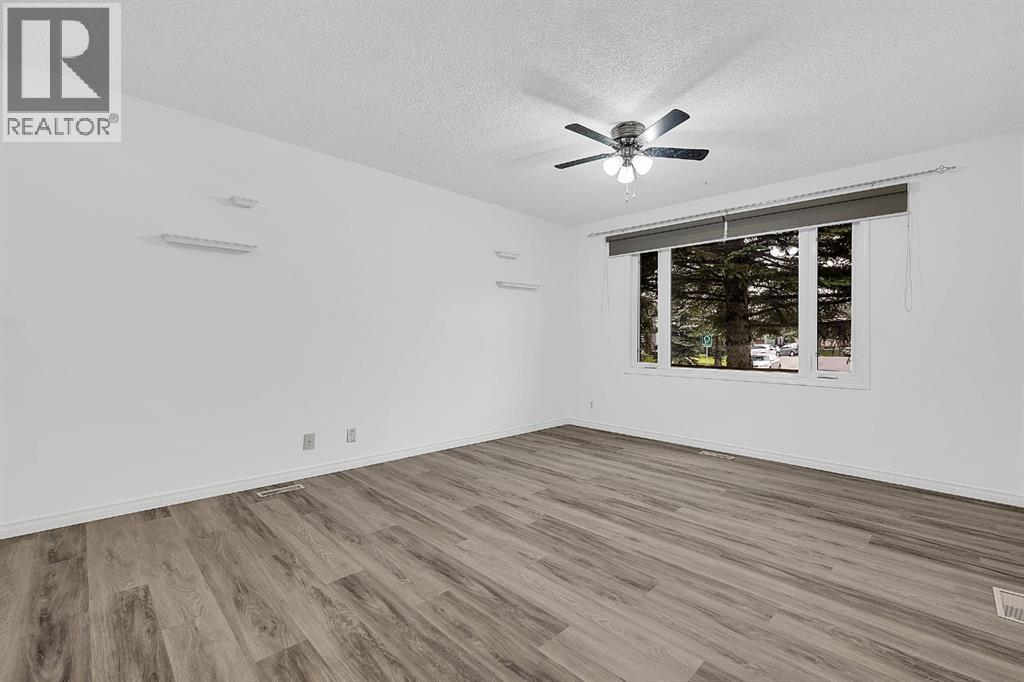 3614 39 Street NE, Calgary, Alberta  T1Y 5H6 - Photo 5 - A2331448