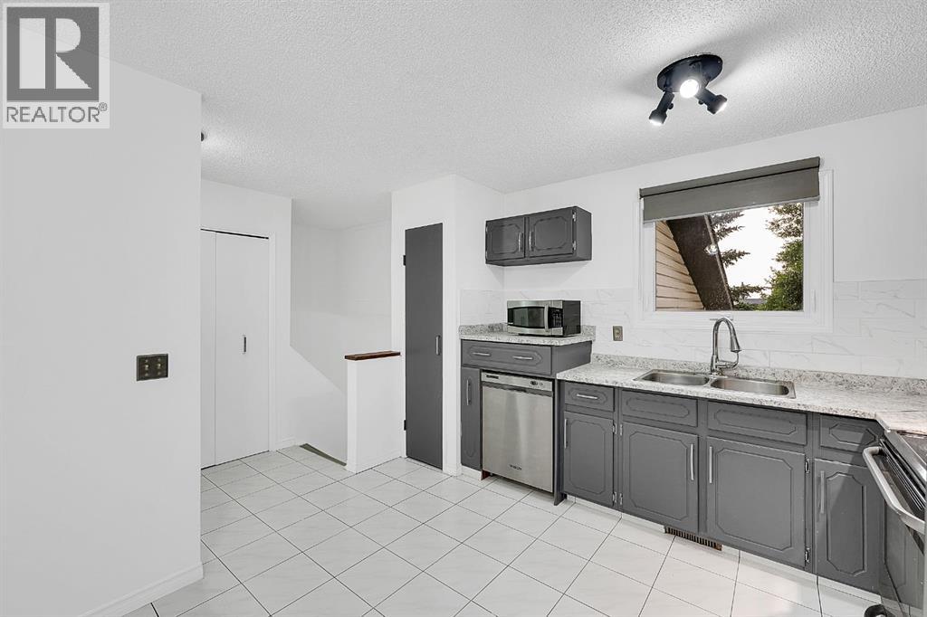 3614 39 Street NE, Calgary, Alberta  T1Y 5H6 - Photo 9 - A2331448