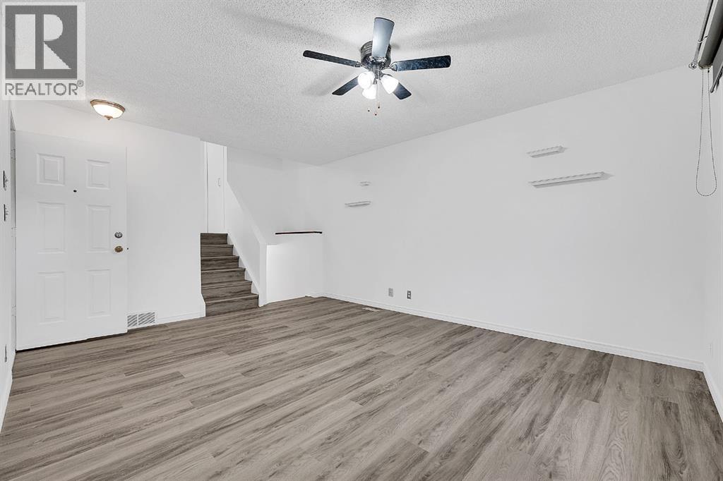 3614 39 Street NE, Calgary, Alberta  T1Y 5H6 - Photo 7 - A2331448