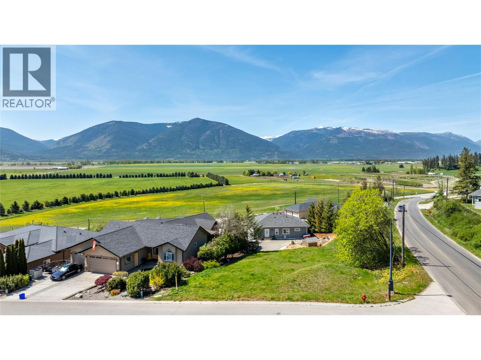 1031 SELKIRK Drive, Creston, British Columbia