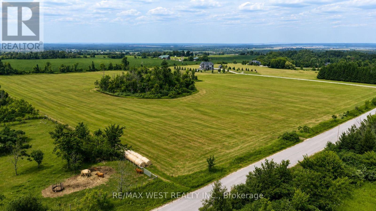 22 Sydenham Trail W, Clearview, Ontario  L0M 1H0 - Photo 3 - S13603860