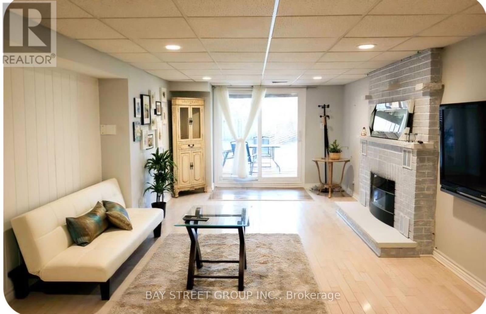 LOWER - 2082 BURBANK DRIVE, Mississauga (Erin Mills)