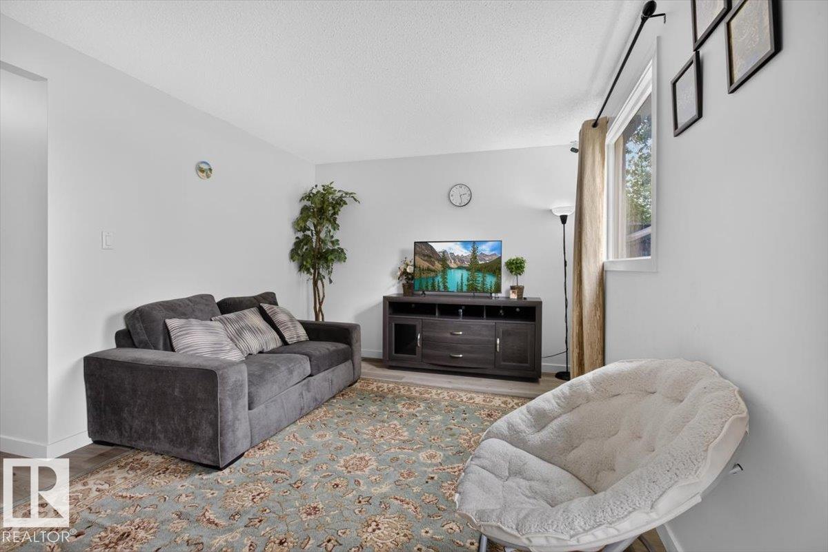 1096 MILLBOURNE RD E NW