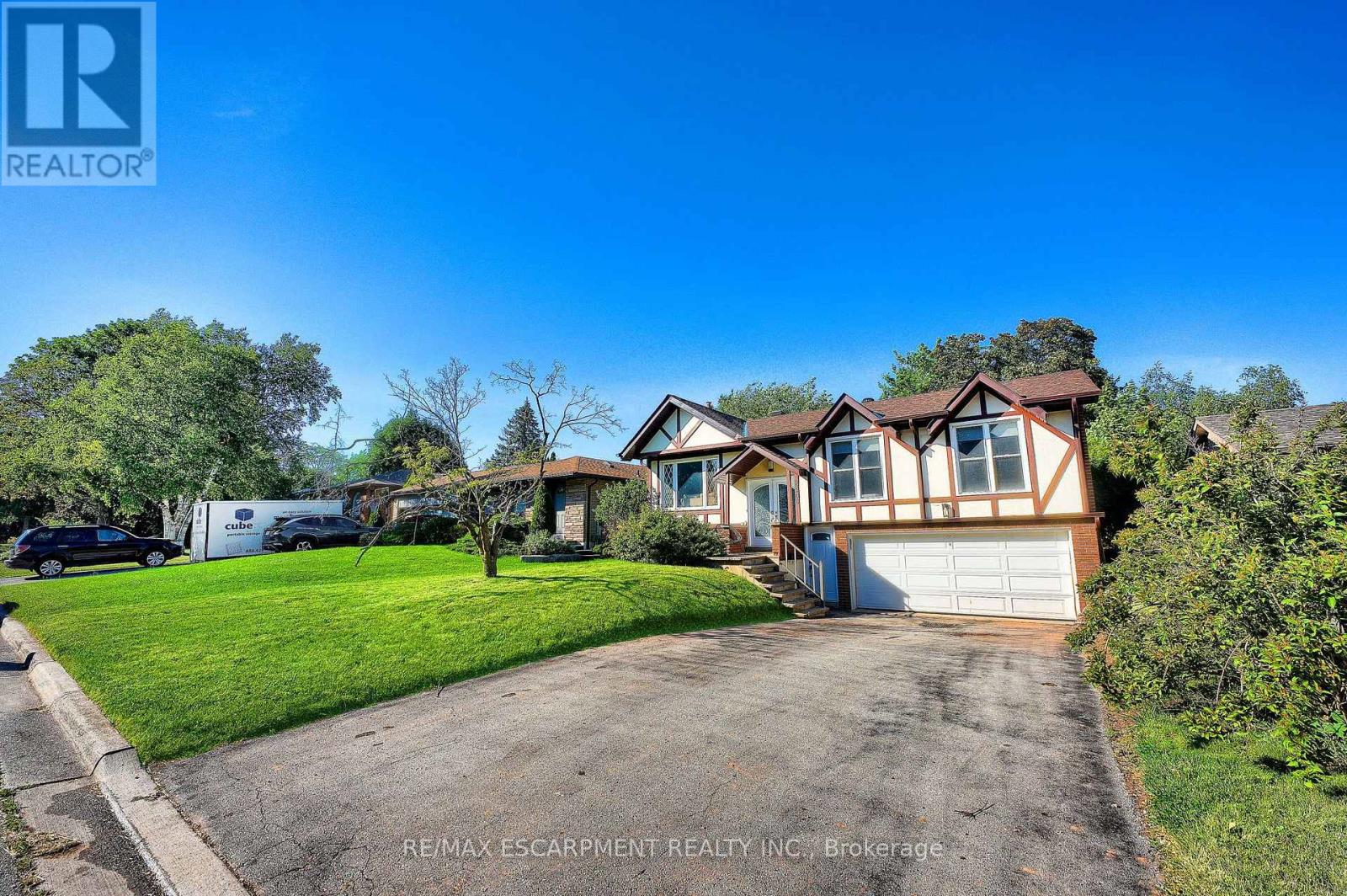2506 YARMOUTH CRESCENT, Oakville, Ontario