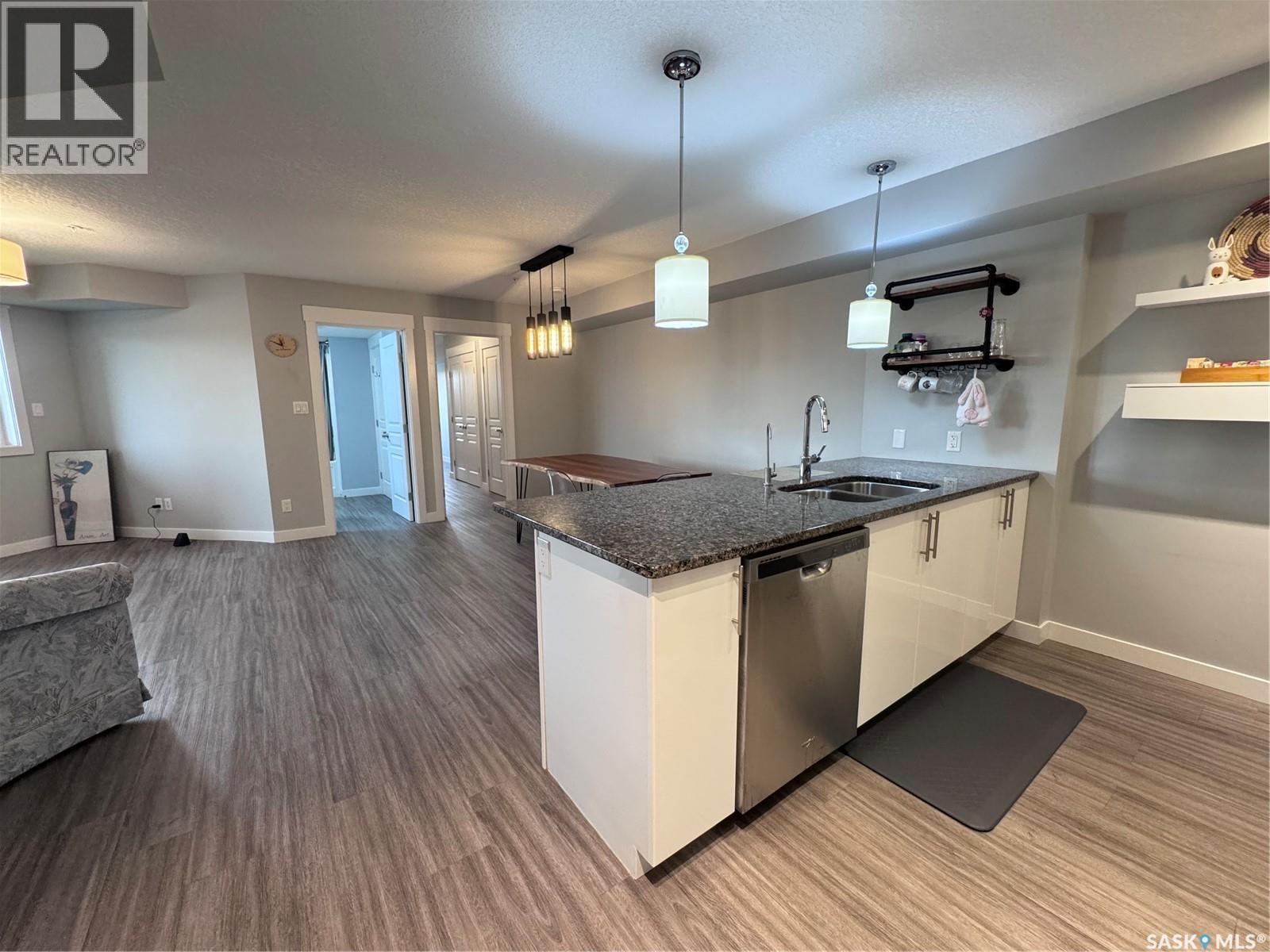 212 5301 Universal Crescent, Regina, Saskatchewan  S4W 0L2 - Photo 4 - SK043508