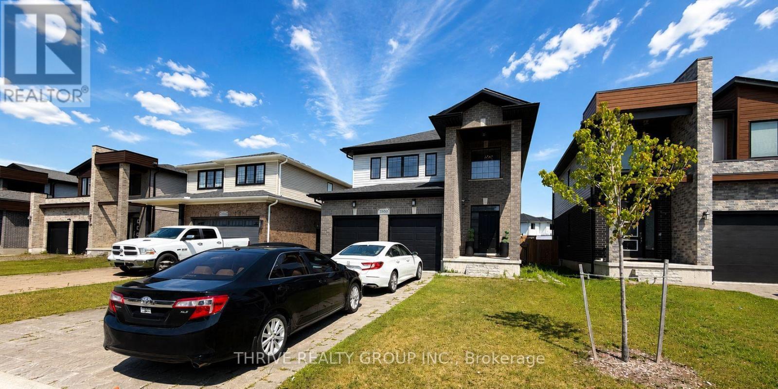 1340 John Kenney Drive, London North, Ontario  N6G 0Y1 - Photo 2 - X13603952