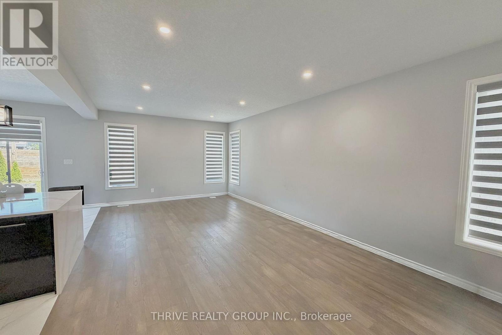 1340 John Kenney Drive, London North, Ontario  N6G 0Y1 - Photo 8 - X13603952