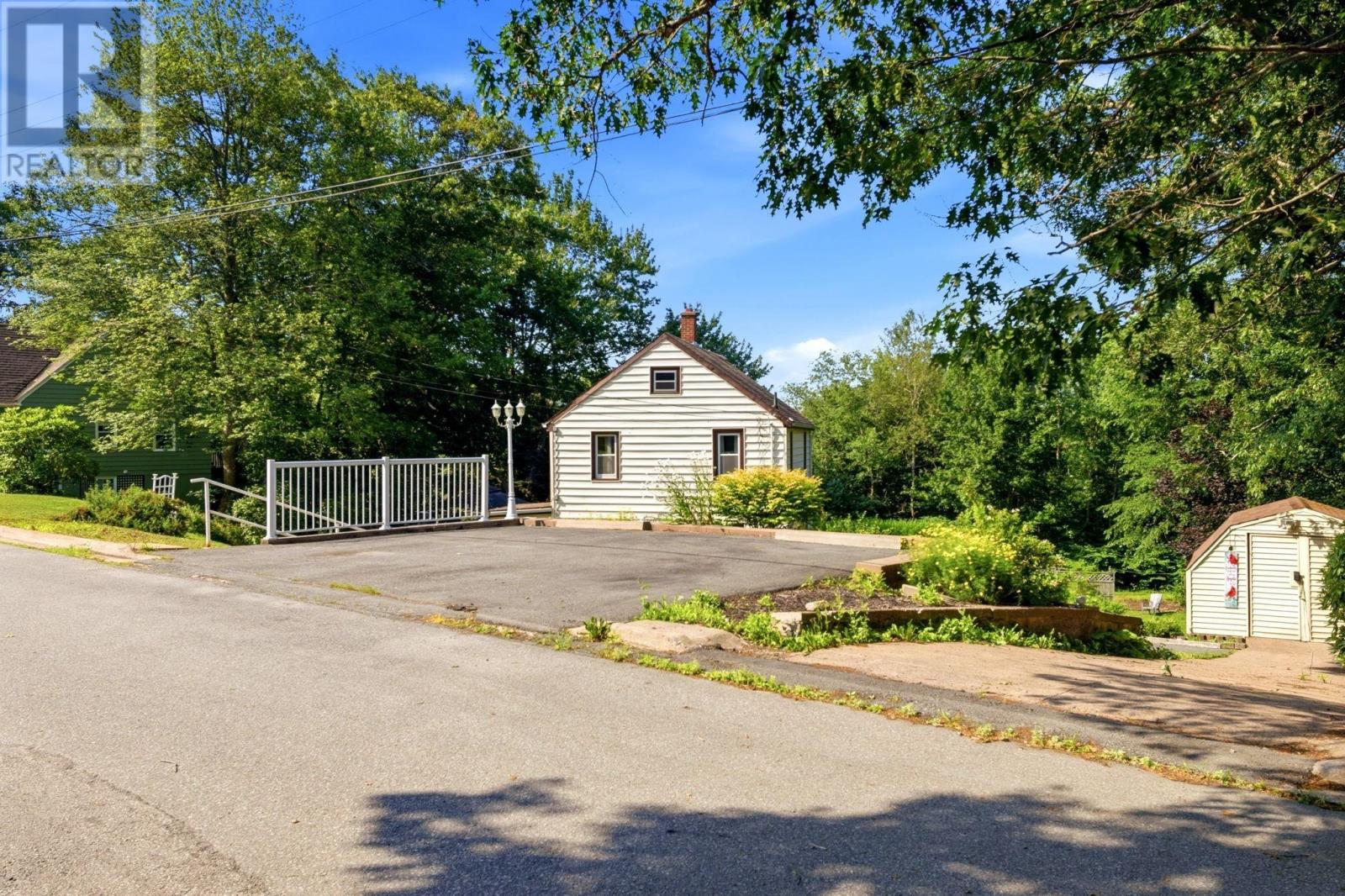 23 Main Street, Bedford, Nova Scotia  B4A 2M8 - Photo 32 - 202618406