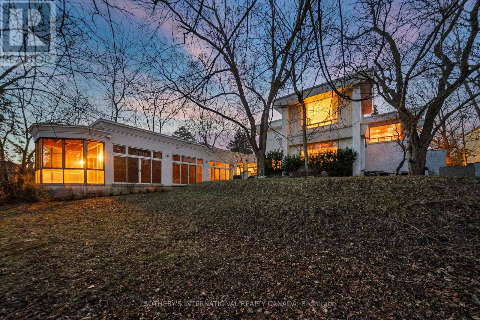 39 Burton Road, Toronto, Ontario  M5P 1V1 - Photo 2 - C13603996