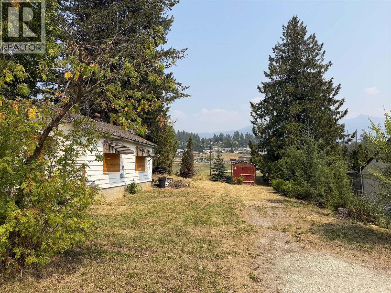226 16th Avenue N, Creston, British Columbia  V0B 1G5 - Photo 4 - 10395604