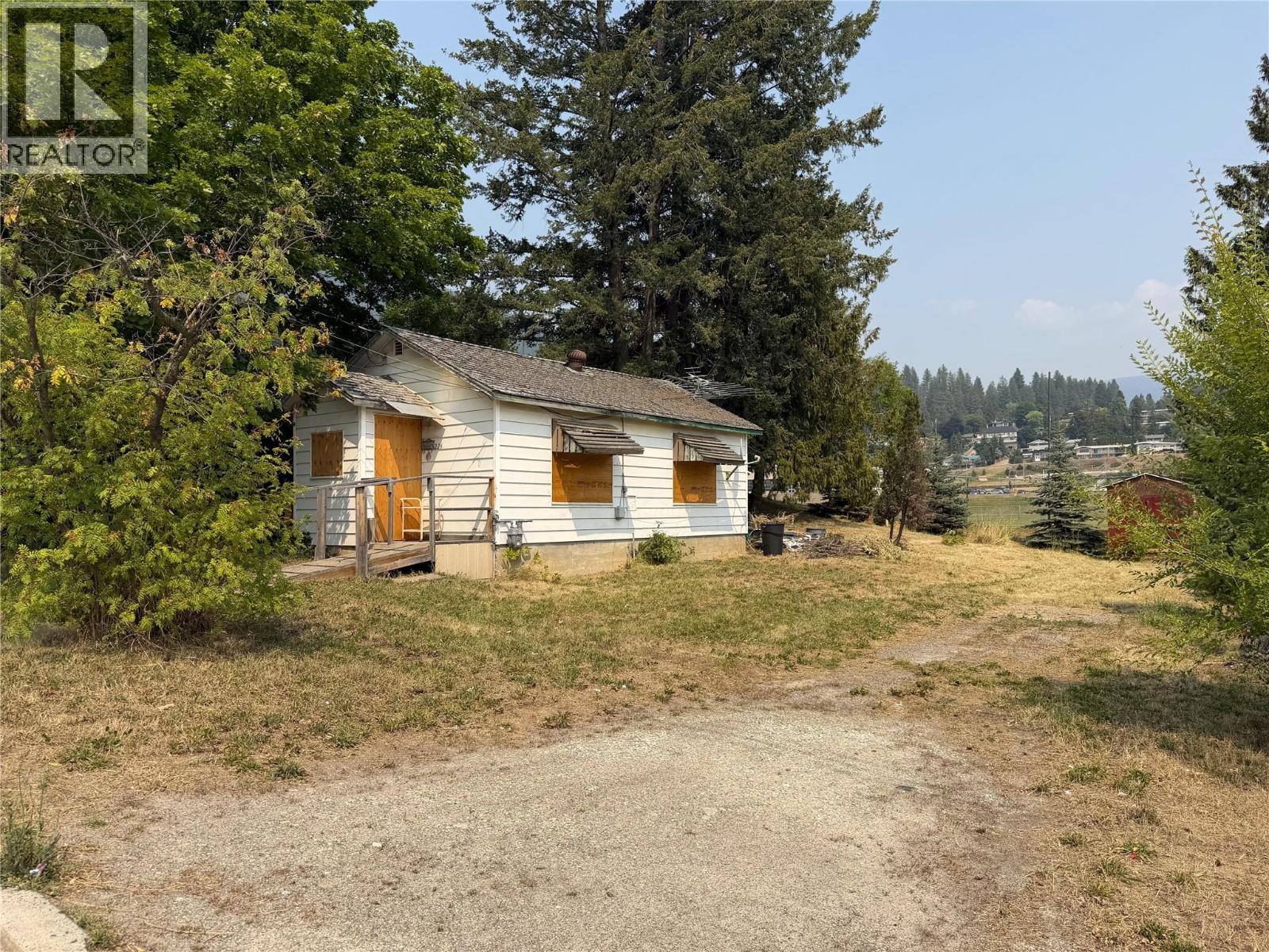226 16th Avenue N, Creston, British Columbia  V0B 1G5 - Photo 2 - 10395604