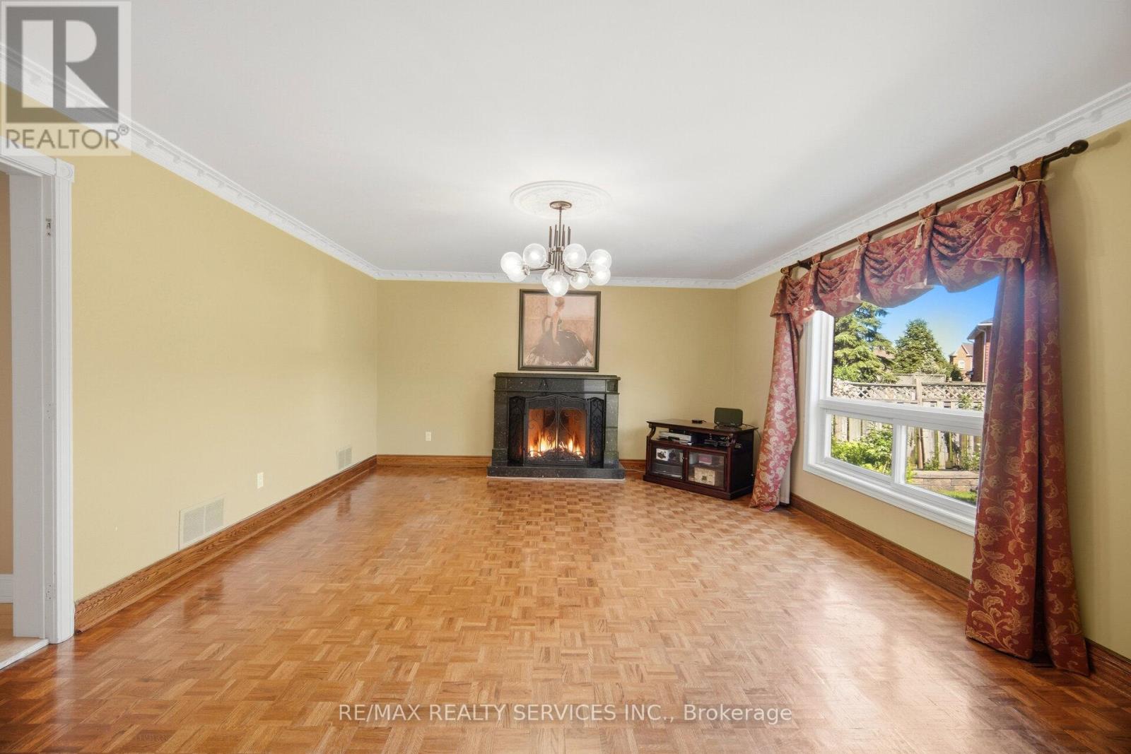 36 Shadywood Road, Brampton, Ontario  L6Z 4M1 - Photo 10 - W13604000