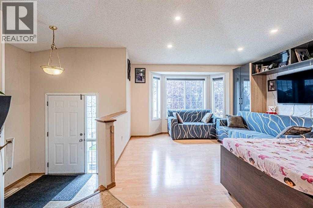 65 Martinvalley Road NE, Calgary, Alberta  T3J 4L9 - Photo 6 - A2310790
