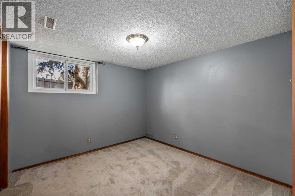 3003 25 Street SW, Calgary, Alberta  T3E 1Y2 - Photo 28 - A2308484