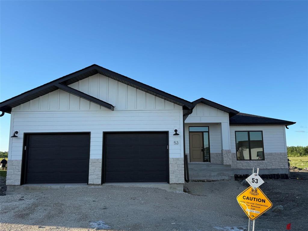 53 Caribou Bay, Steinbach, Manitoba  R5G 0Z4 - Photo 1 - 202610708