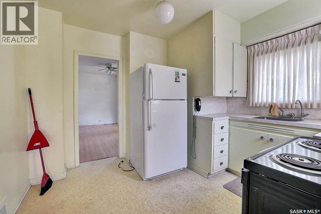 2730 Argyle Street, Regina, Saskatchewan  S4S 0K6 - Photo 2 - SK043619