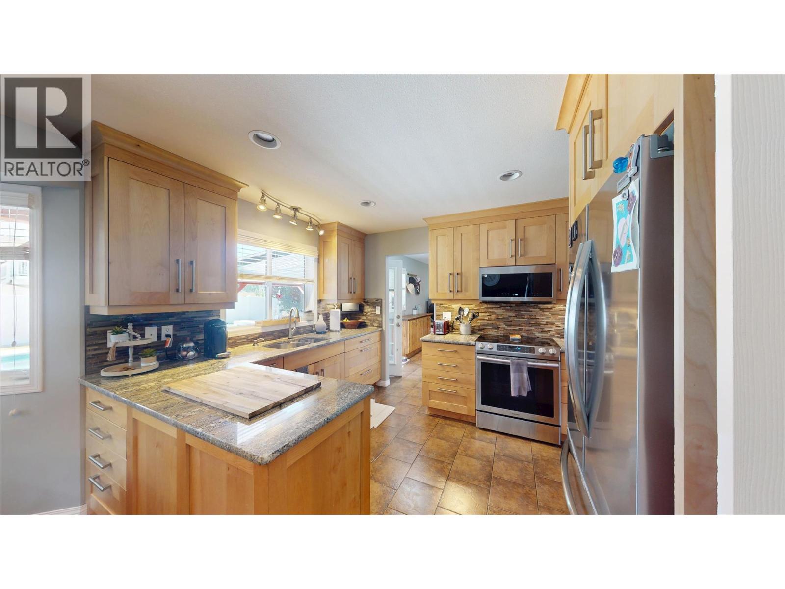 101 15th Street S, Cranbrook, British Columbia  V1C 6A6 - Photo 11 - 10394705
