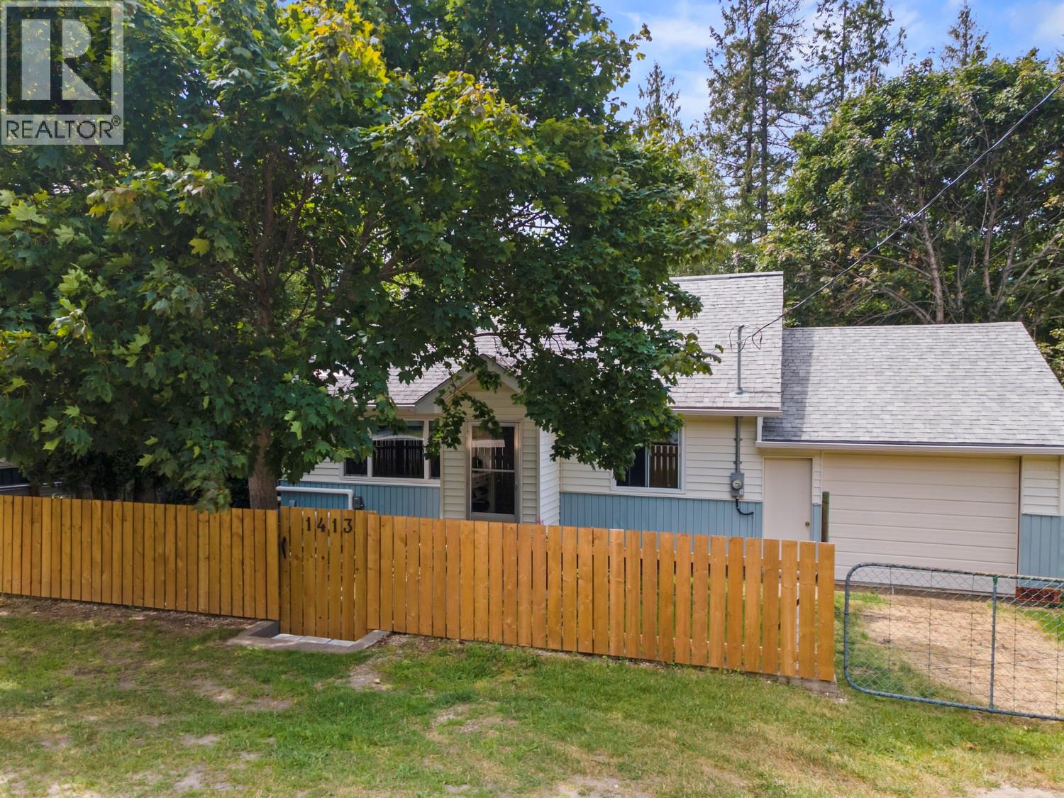 1413 Eastman Avenue, Riondel, British Columbia V0B 2B0 - Photo 1 - 10395788