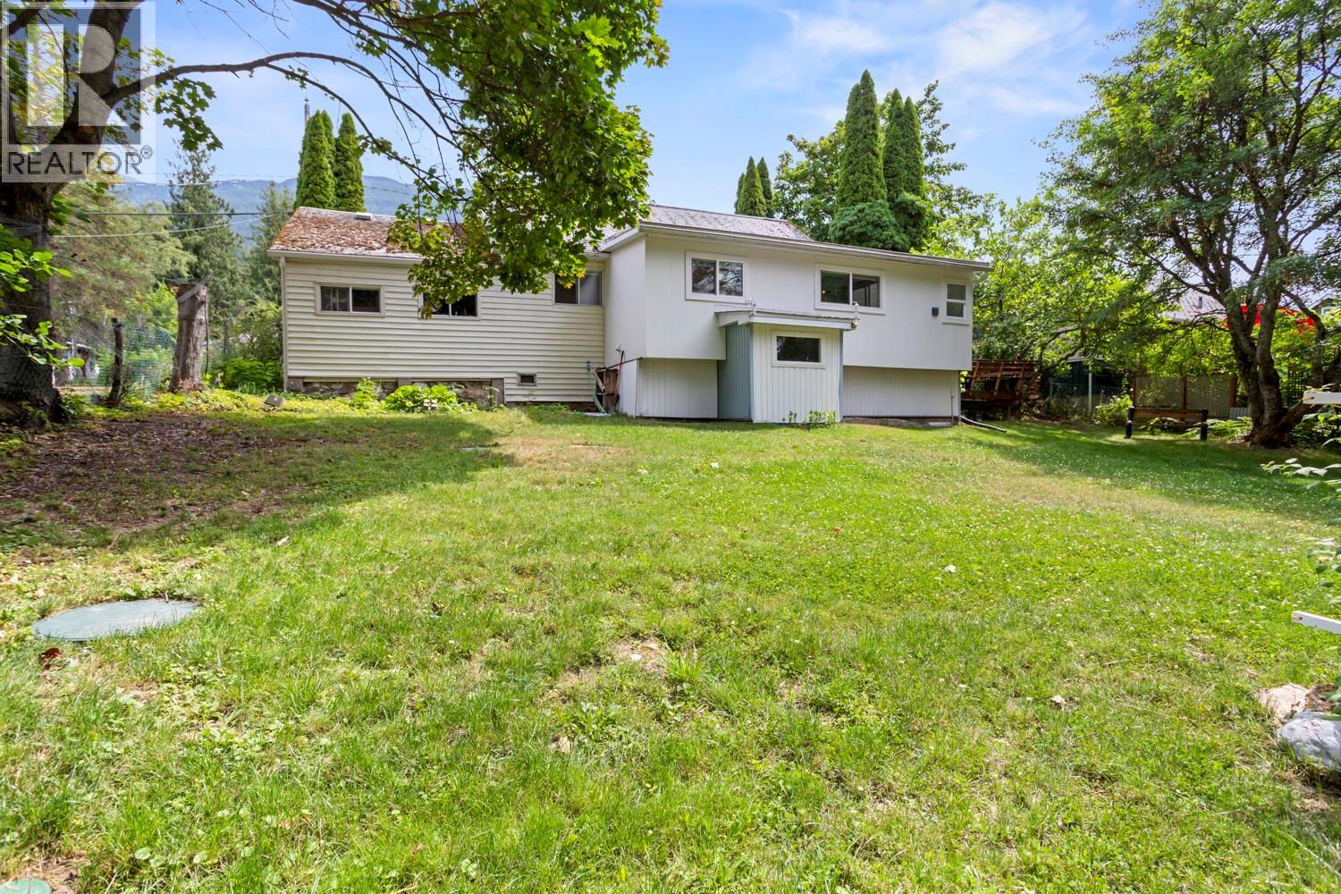 1413 Eastman Avenue, Riondel, British Columbia V0B 2B0 - Photo 6 - 10395788