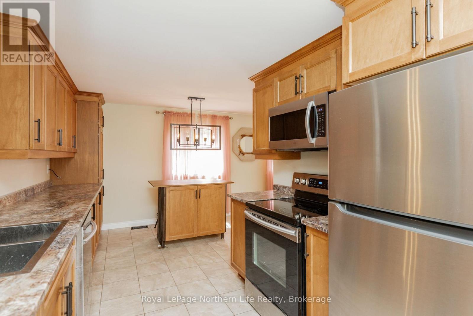 558 Nipissing Street, West Nipissing, Ontario  P2B 2L1 - Photo 13 - X13604392