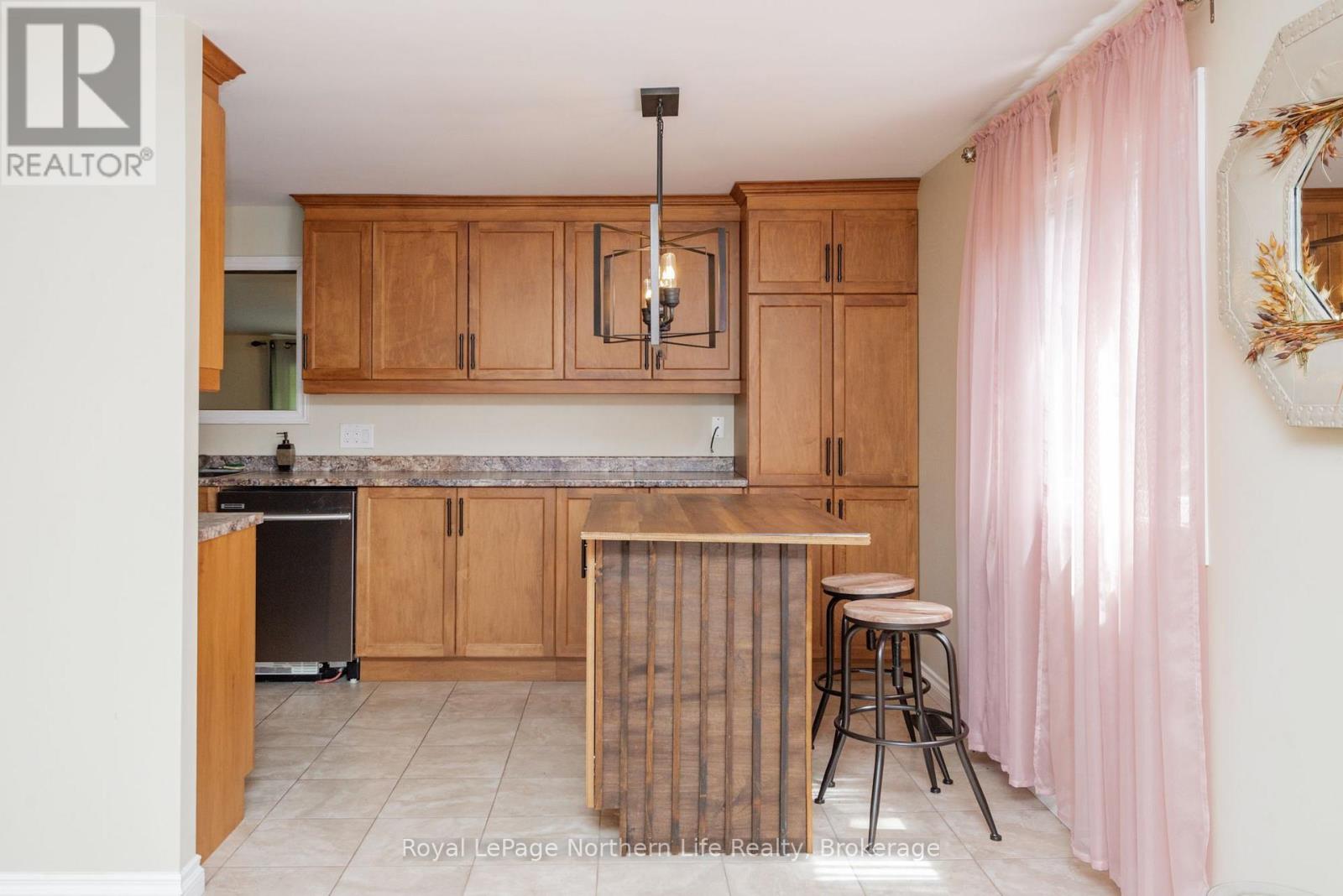 558 Nipissing Street, West Nipissing, Ontario  P2B 2L1 - Photo 8 - X13604392