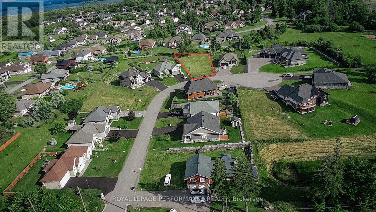 13 Matthew Kieran Crescent, South Stormont, Ontario K0C 1P0 - Photo 2 - X13604254