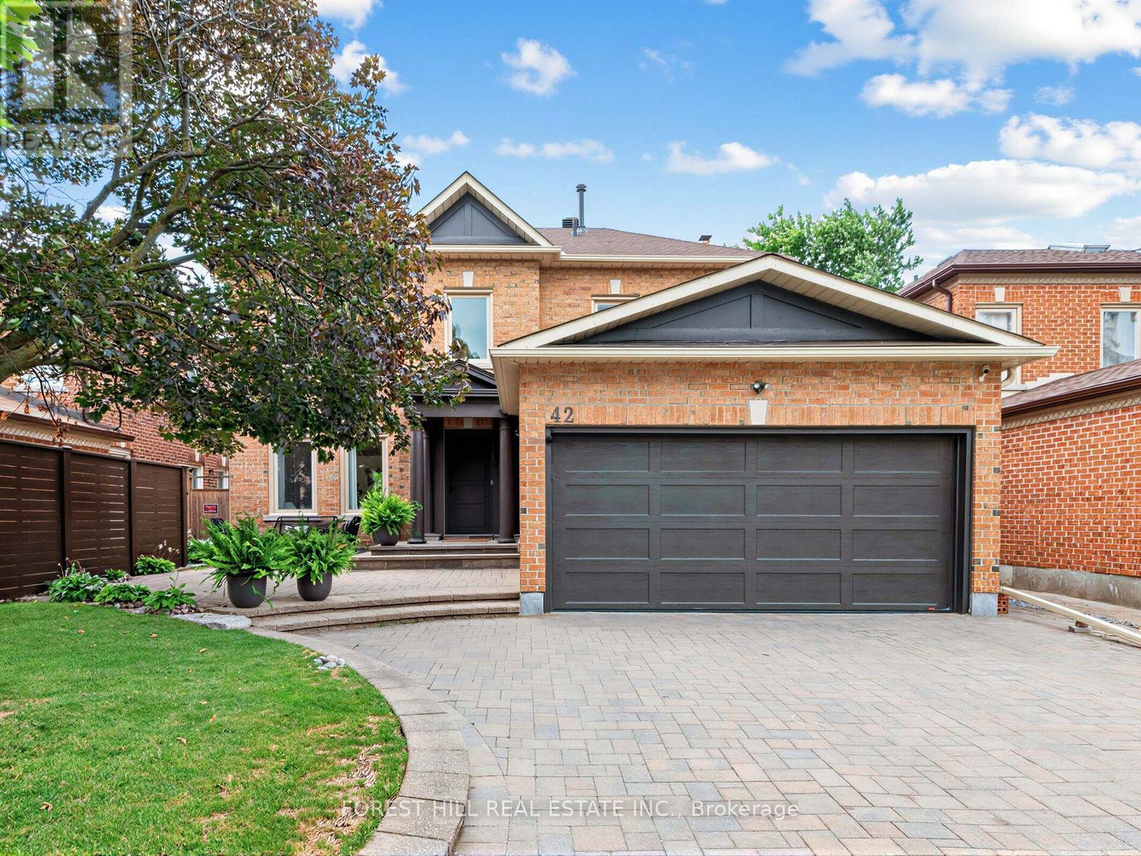 42 BAYNARDS LANE, Richmond Hill, Ontario