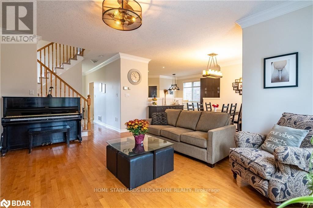 53 Graihawk Drive, Barrie, Ontario  L4N 6G7 - Photo 11 - S13508546