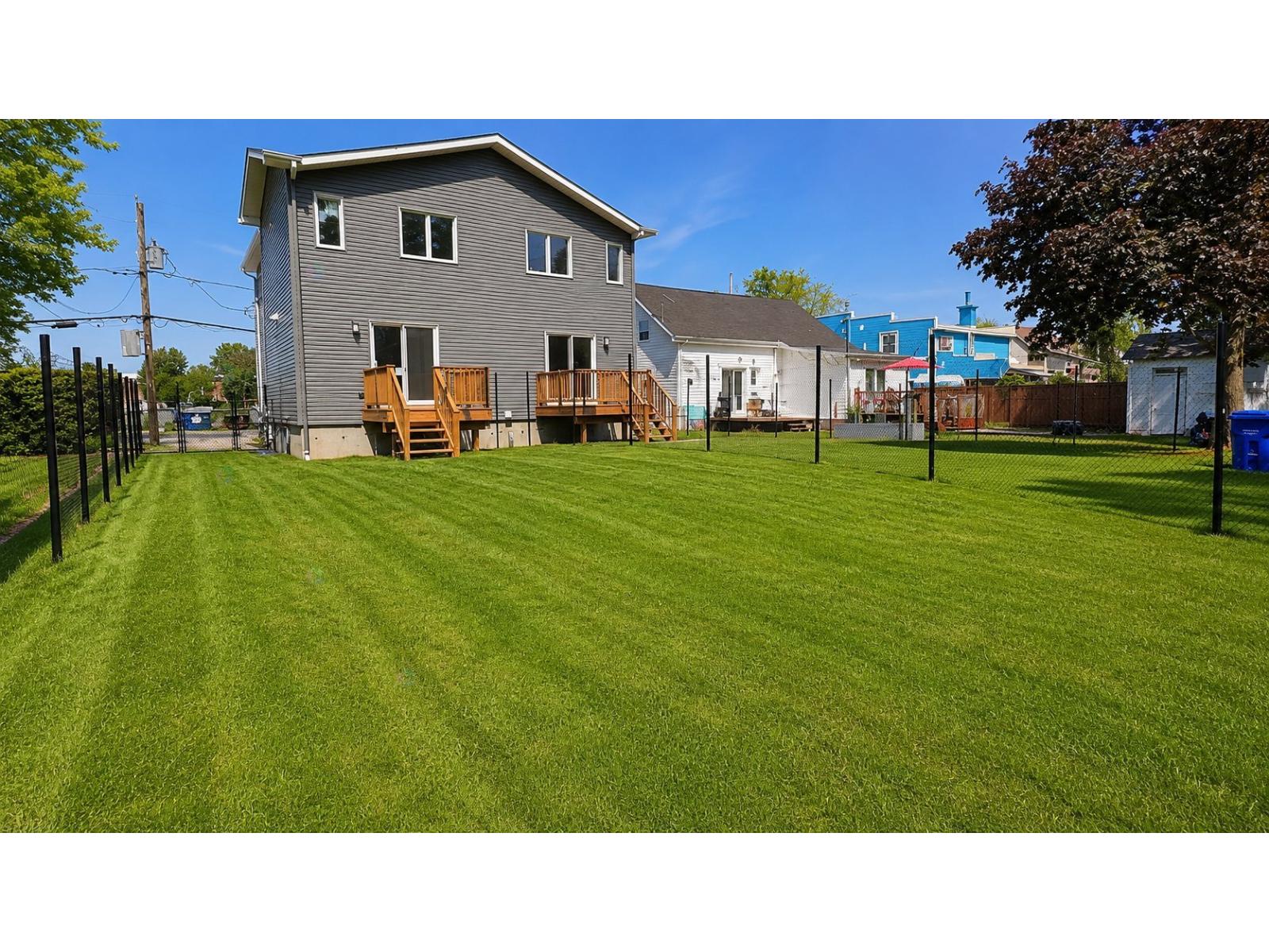 79 Rue D'Youville|#A Varennes Quebec Canada J3X1R1 3