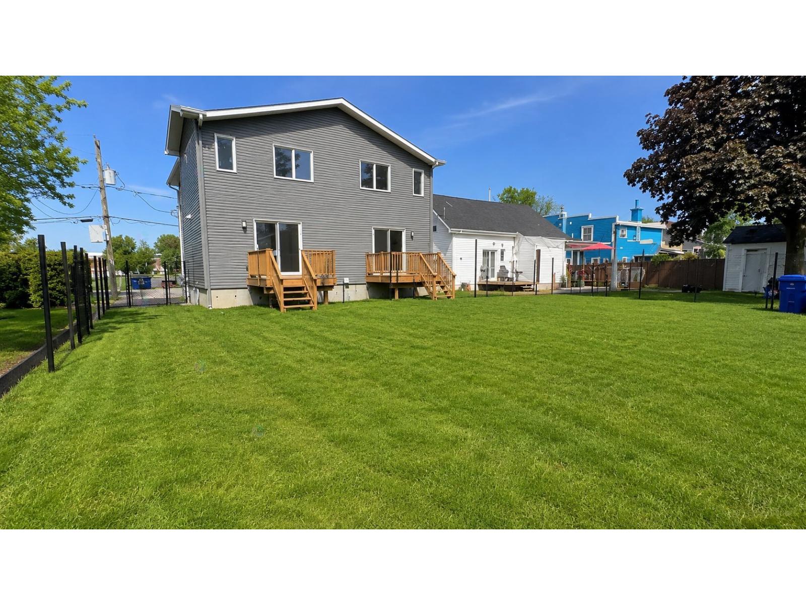 79 Rue D'Youville|#A Varennes Quebec Canada J3X1R1 4