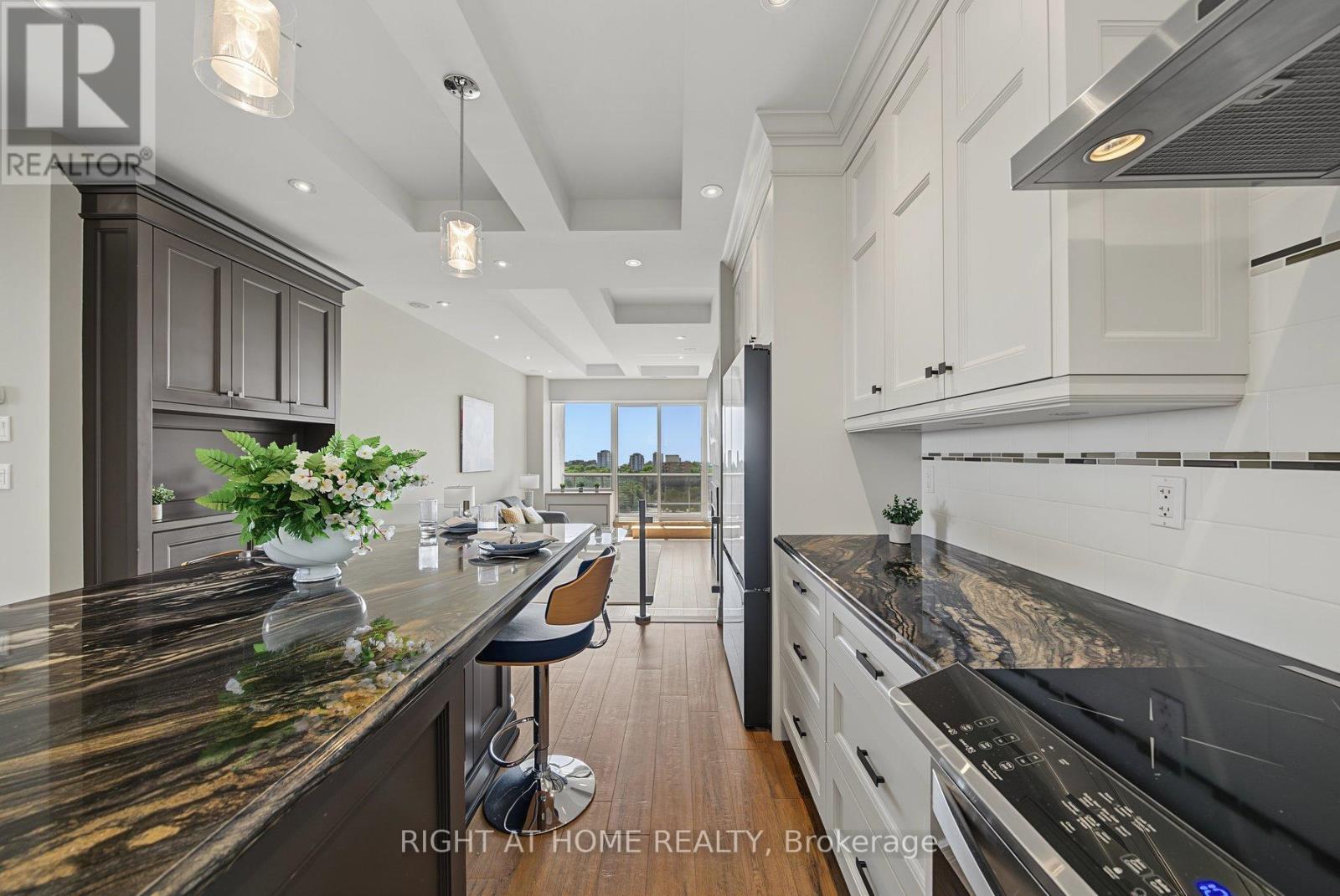 1206 - 20 Speers Road, Oakville, Ontario  L6K 3R5 - Photo 4 - W13604312