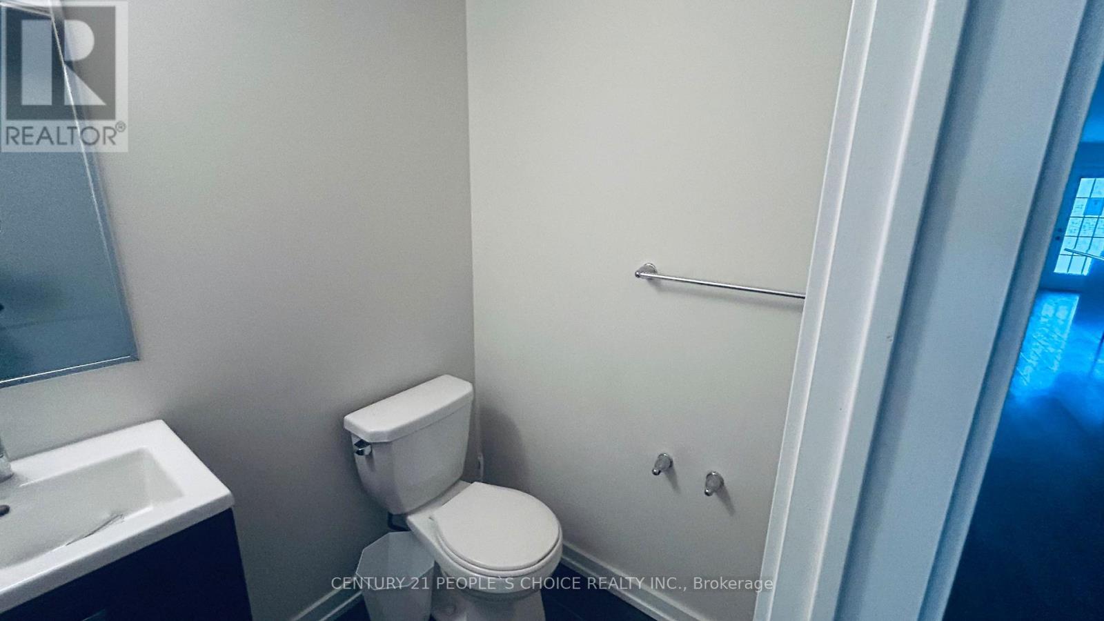 108 Golden Spring Drive, Brampton, Ontario  L7A 4N7 - Photo 7 - W13604328