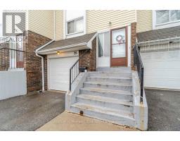 26 SANDRINGHAM COURT, Brampton, Ontario